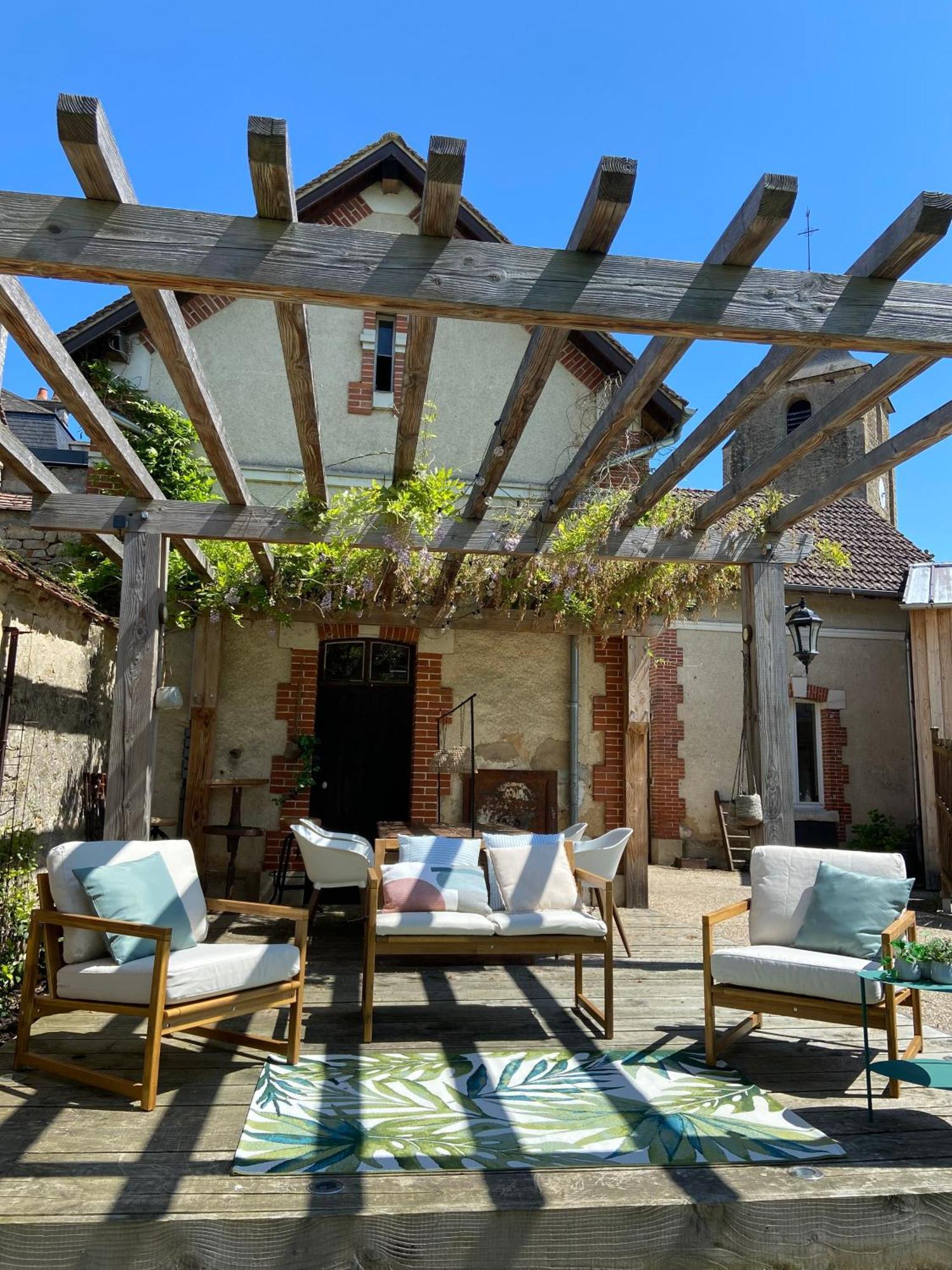Pool House-L'Hirondelle De Sermizelles- Grand Jardin, Calme Et Nature Aux Portes Du Morvan Exteriér fotografie
